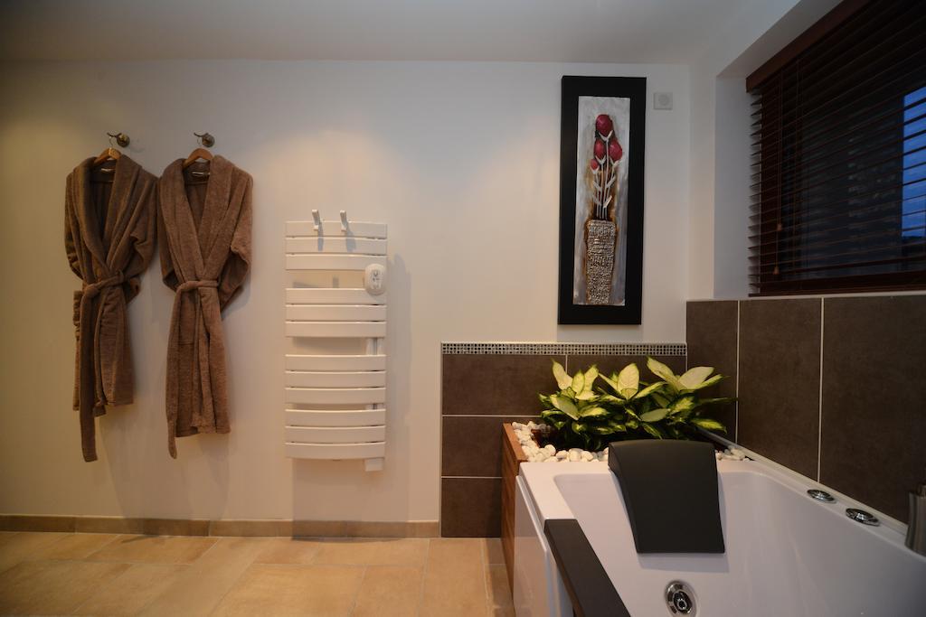 Domaine De La Garde Bed & Breakfast Vonnas Bilik gambar