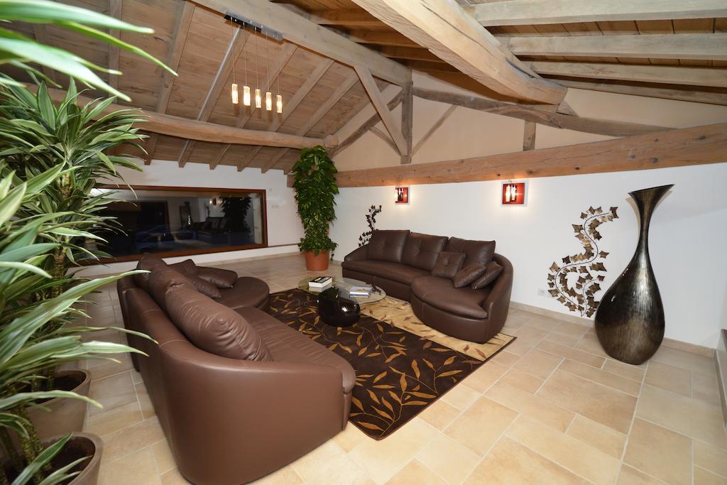 Domaine De La Garde Bed & Breakfast Vonnas Luaran gambar