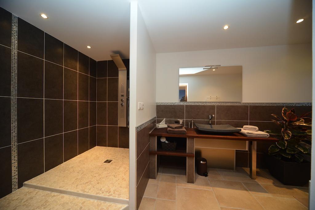 Domaine De La Garde Bed & Breakfast Vonnas Bilik gambar